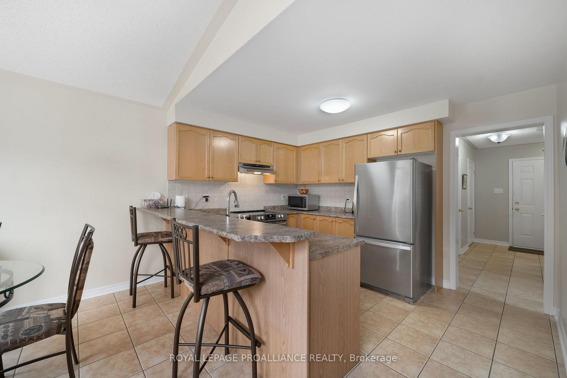 Photo 17 of 1707 Whitestone Drive, Oshawa, Samac — HOMEH