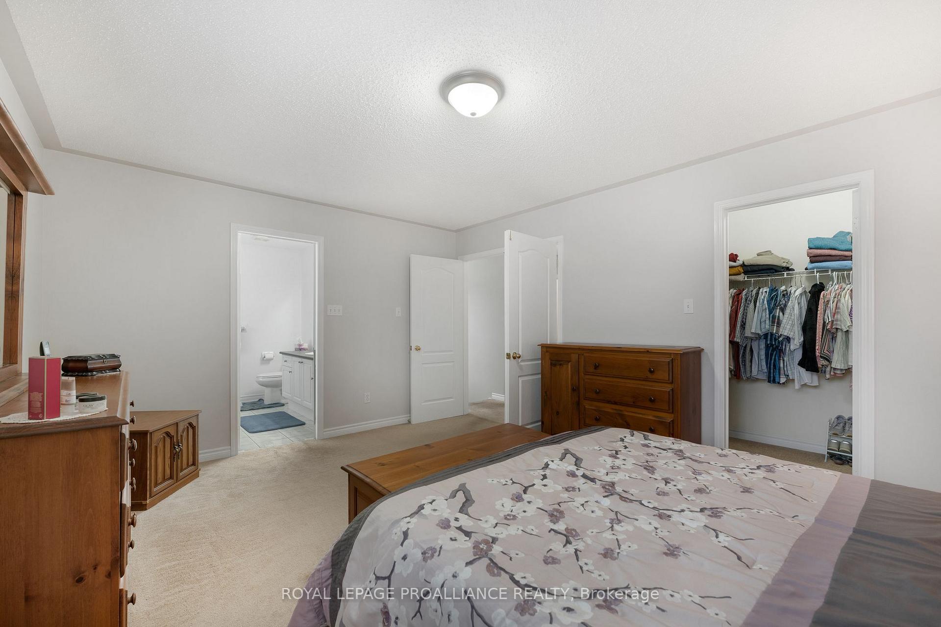 Photo 21 of 1707 Whitestone Drive, Oshawa, Samac — HOMEH