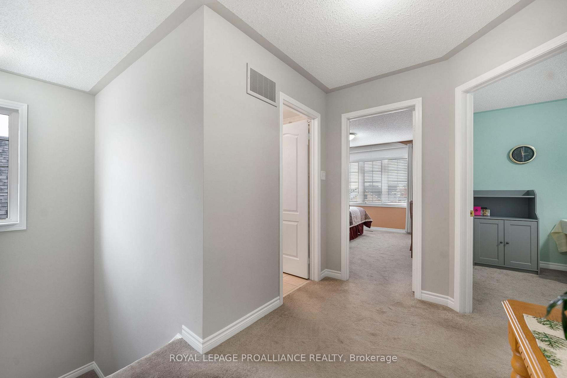 Photo 24 of 1707 Whitestone Drive, Oshawa, Samac — HOMEH