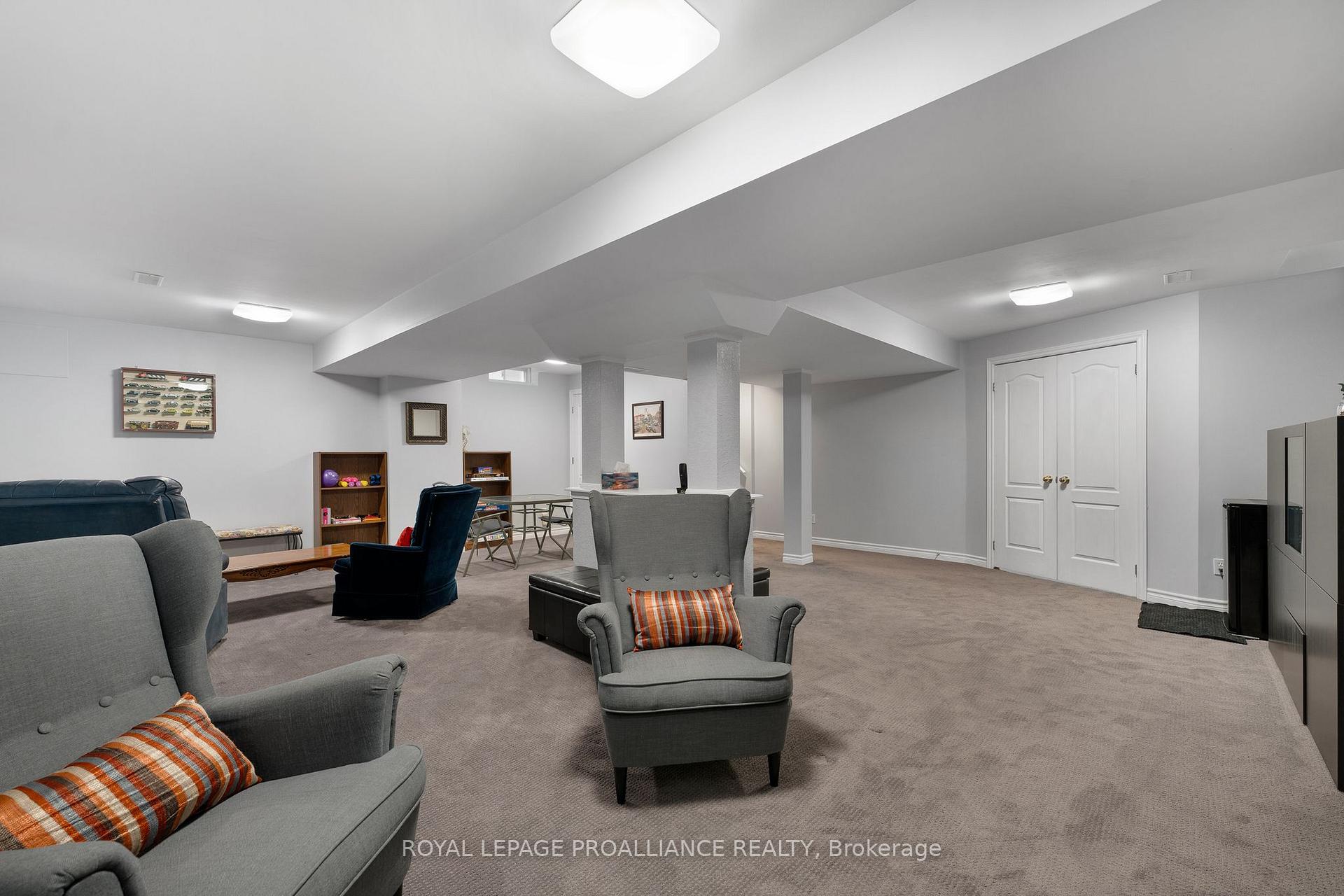 Photo 34 of 1707 Whitestone Drive, Oshawa, Samac — HOMEH