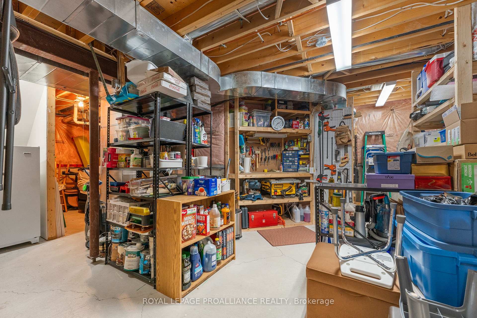 Photo 35 of 1707 Whitestone Drive, Oshawa, Samac — HOMEH