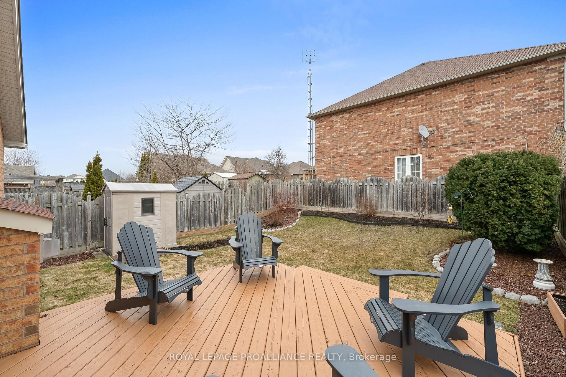 Photo 36 of 1707 Whitestone Drive, Oshawa, Samac — HOMEH