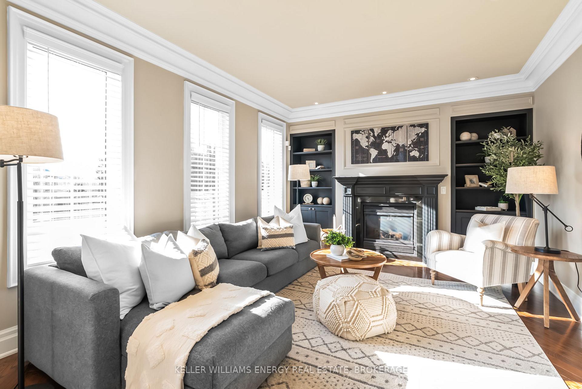 Photo 4 of 18 Leithridge Crescent, Whitby, Brooklin — HOMEH
