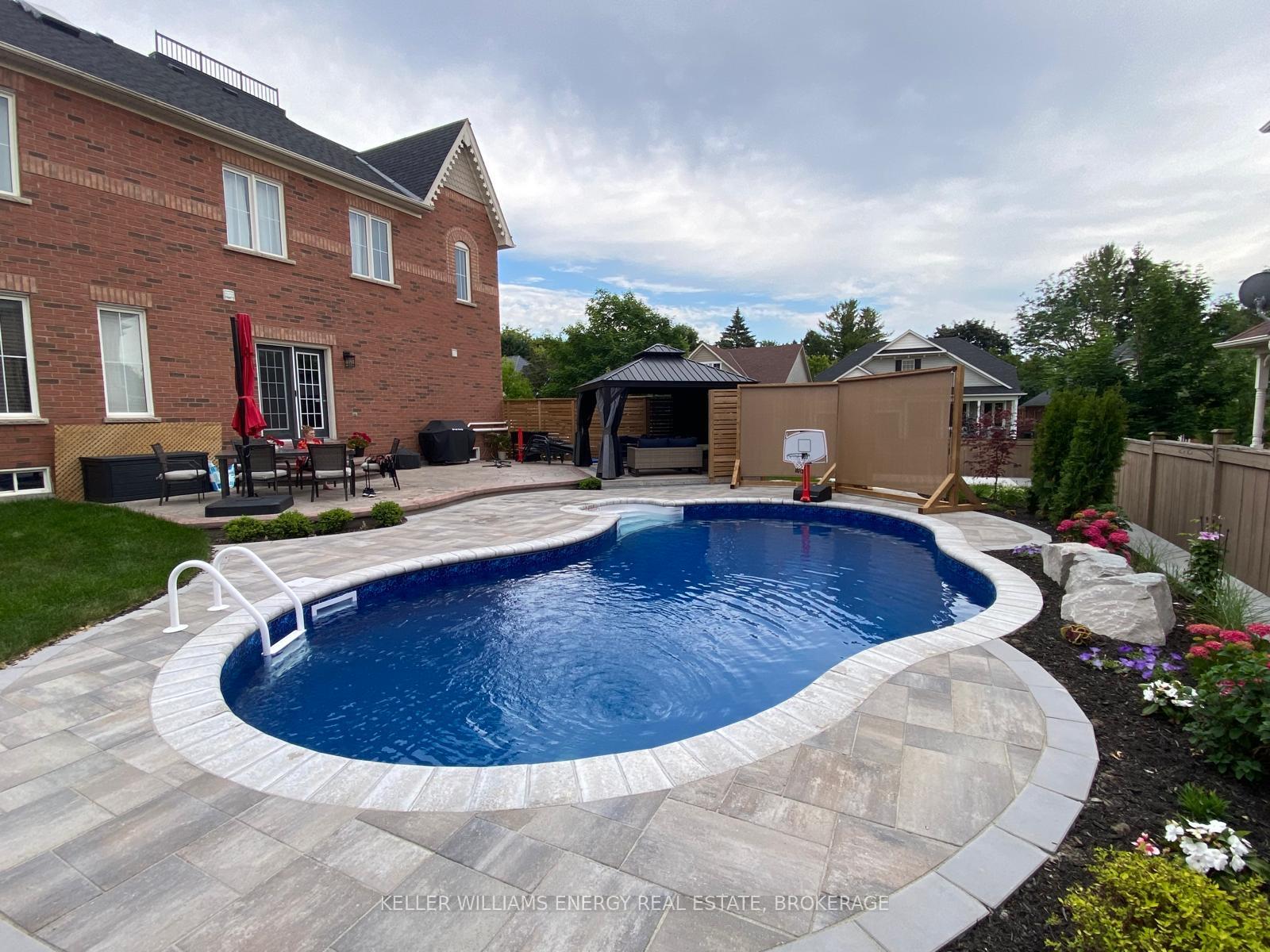 Photo 7 of 18 Leithridge Crescent, Whitby, Brooklin — HOMEH