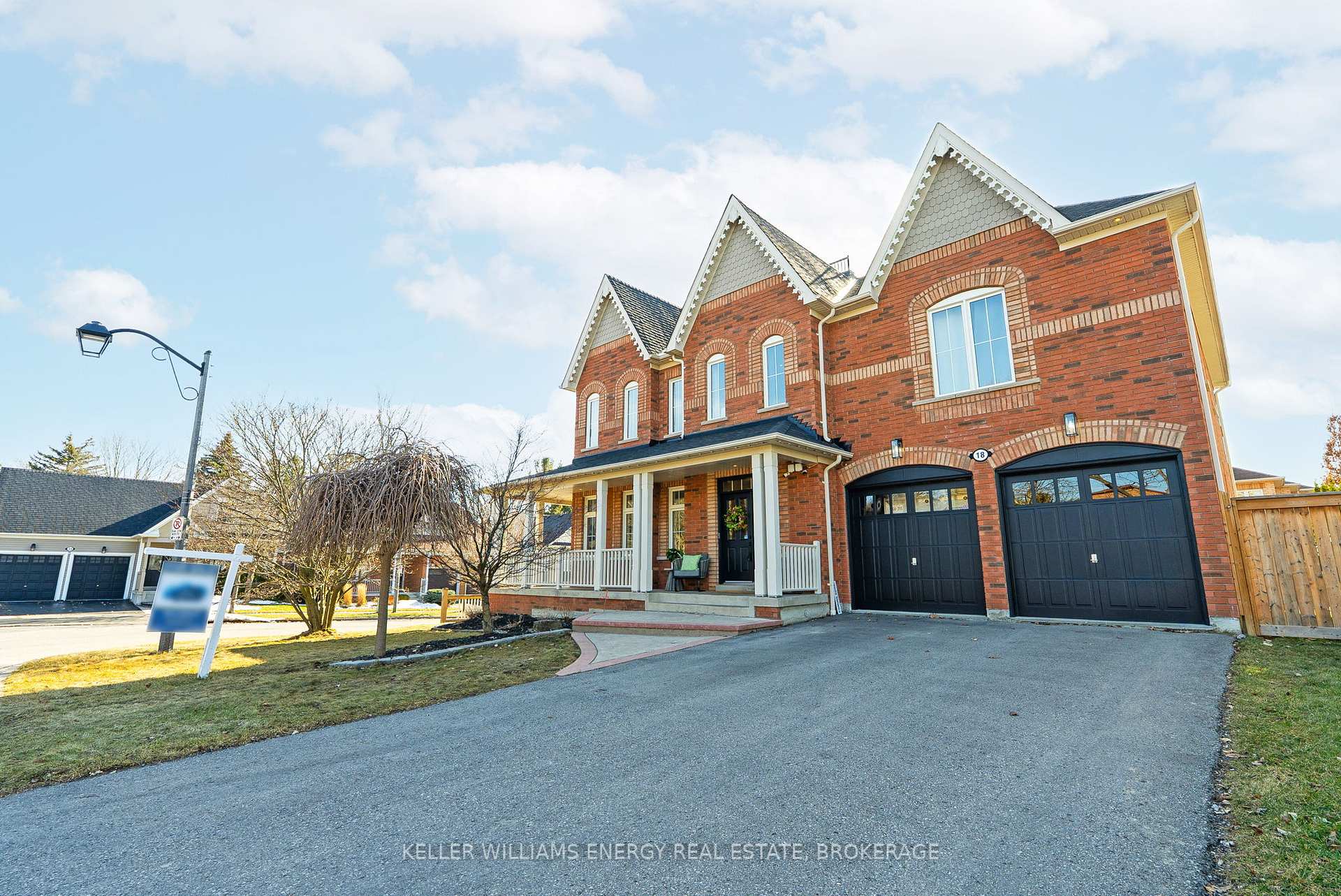 Photo 9 of 18 Leithridge Crescent, Whitby, Brooklin — HOMEH