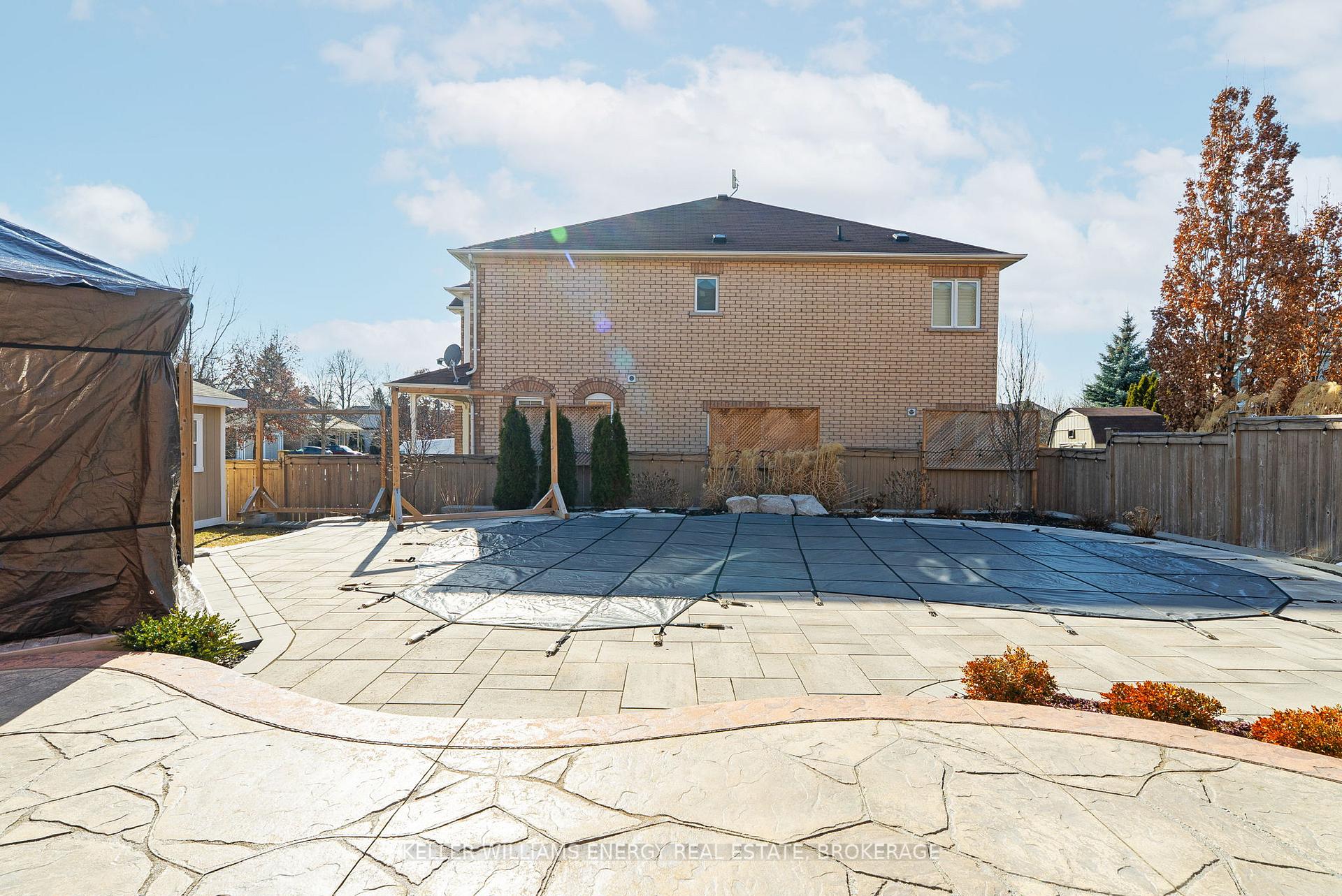 Photo 43 of 18 Leithridge Crescent, Whitby, Brooklin — HOMEH