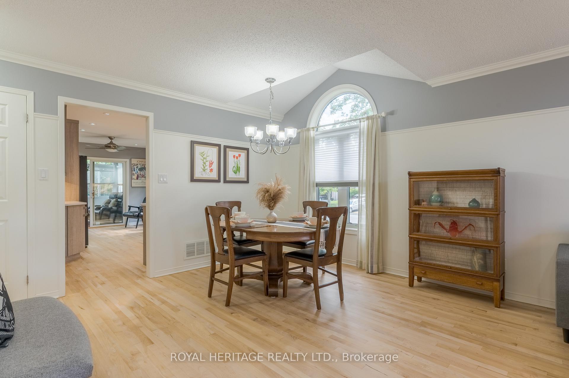 Photo 4 of 1943 Cherryhill Road, Peterborough, Monaghan Ward 2 — HOMEH