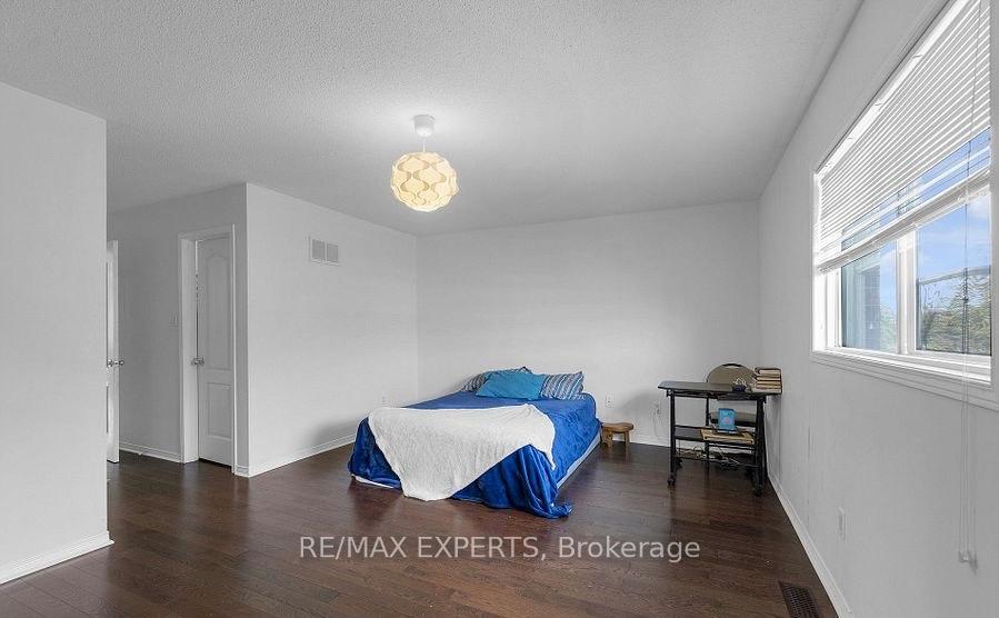 Photo 14 of 11 Wedgewood Place, Vaughan, Concord — HOMEH