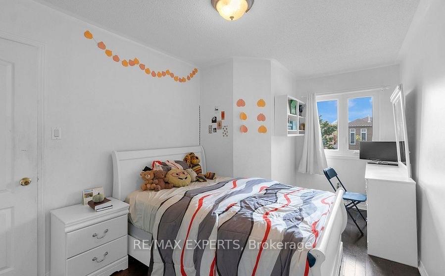 Photo 15 of 11 Wedgewood Place, Vaughan, Concord — HOMEH