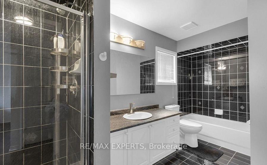 Photo 16 of 11 Wedgewood Place, Vaughan, Concord — HOMEH