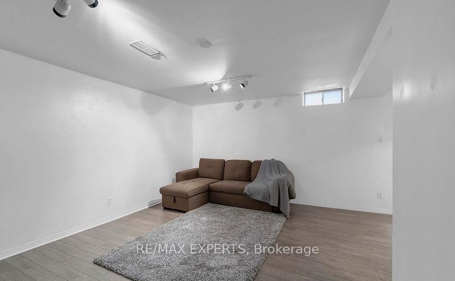 Photo 20 of 11 Wedgewood Place, Vaughan, Concord — HOMEH