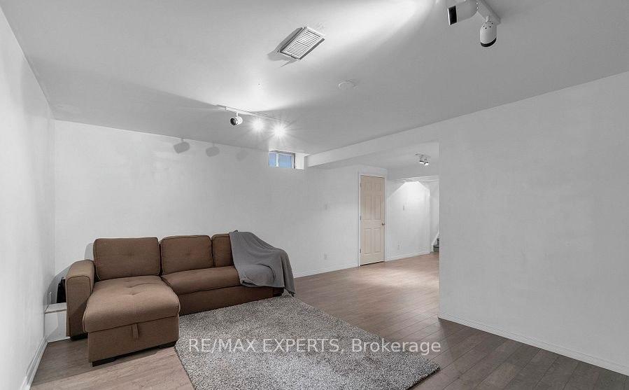 Photo 21 of 11 Wedgewood Place, Vaughan, Concord — HOMEH