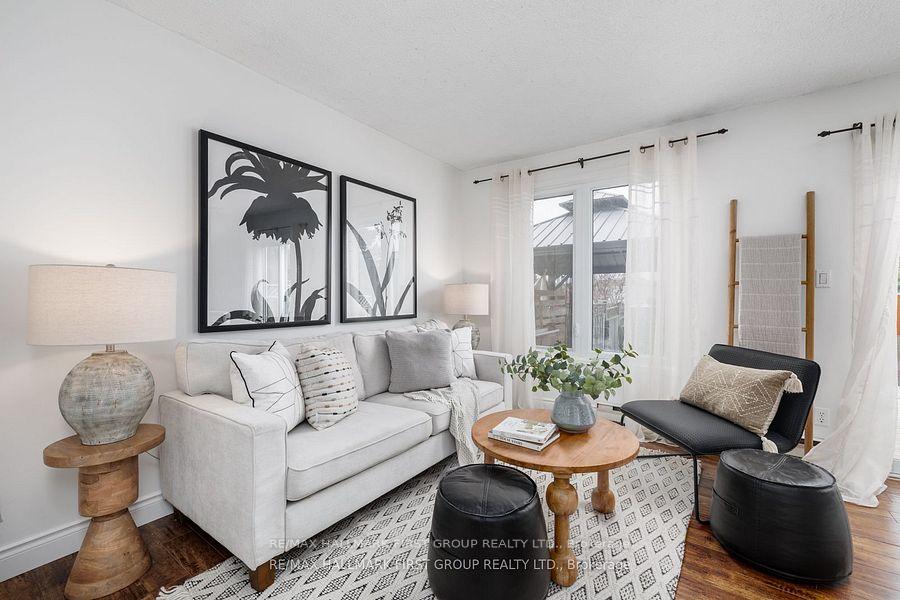 Photo 3 of 34 Overbank Drive, Oshawa, McLaughlin — HOMEH