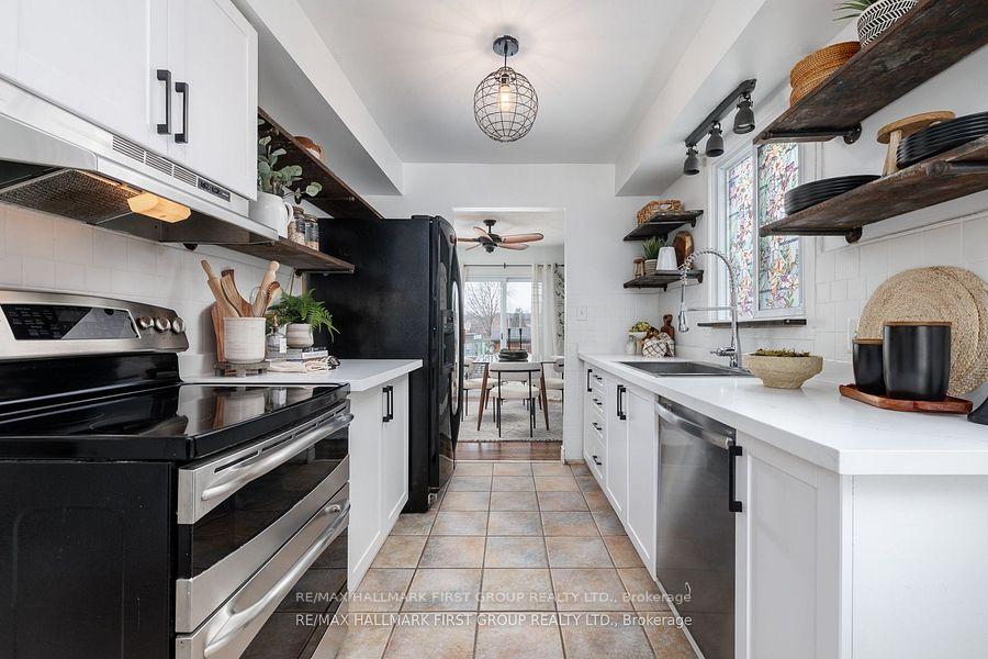Photo 10 of 34 Overbank Drive, Oshawa, McLaughlin — HOMEH