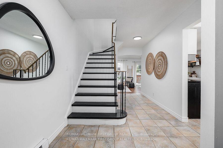 Photo 28 of 34 Overbank Drive, Oshawa, McLaughlin — HOMEH