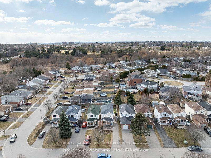 Photo 37 of 34 Overbank Drive, Oshawa, McLaughlin — HOMEH