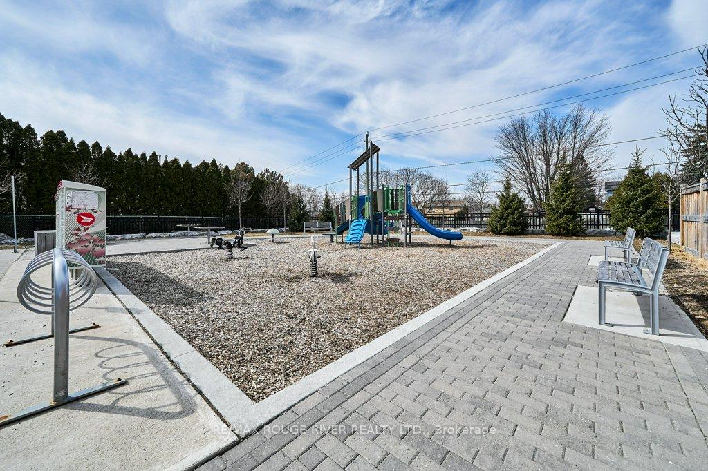 Photo 40 of 915 Kicking Horse Path, Oshawa, McLaughlin — HOMEH