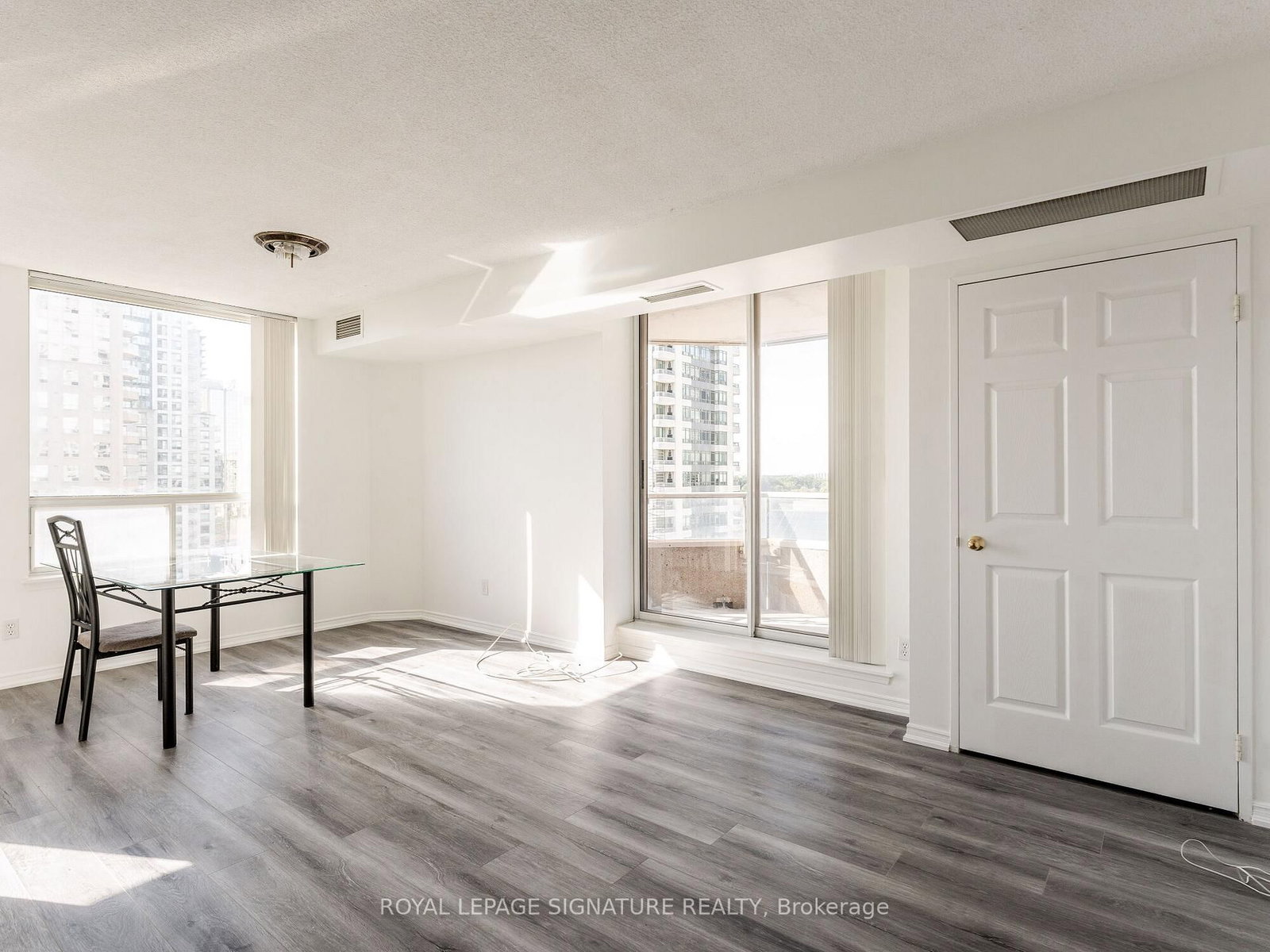 Photo 10 of Unit 1707, 35 Empress Ave, North York, Willowdale East — HOMEH
