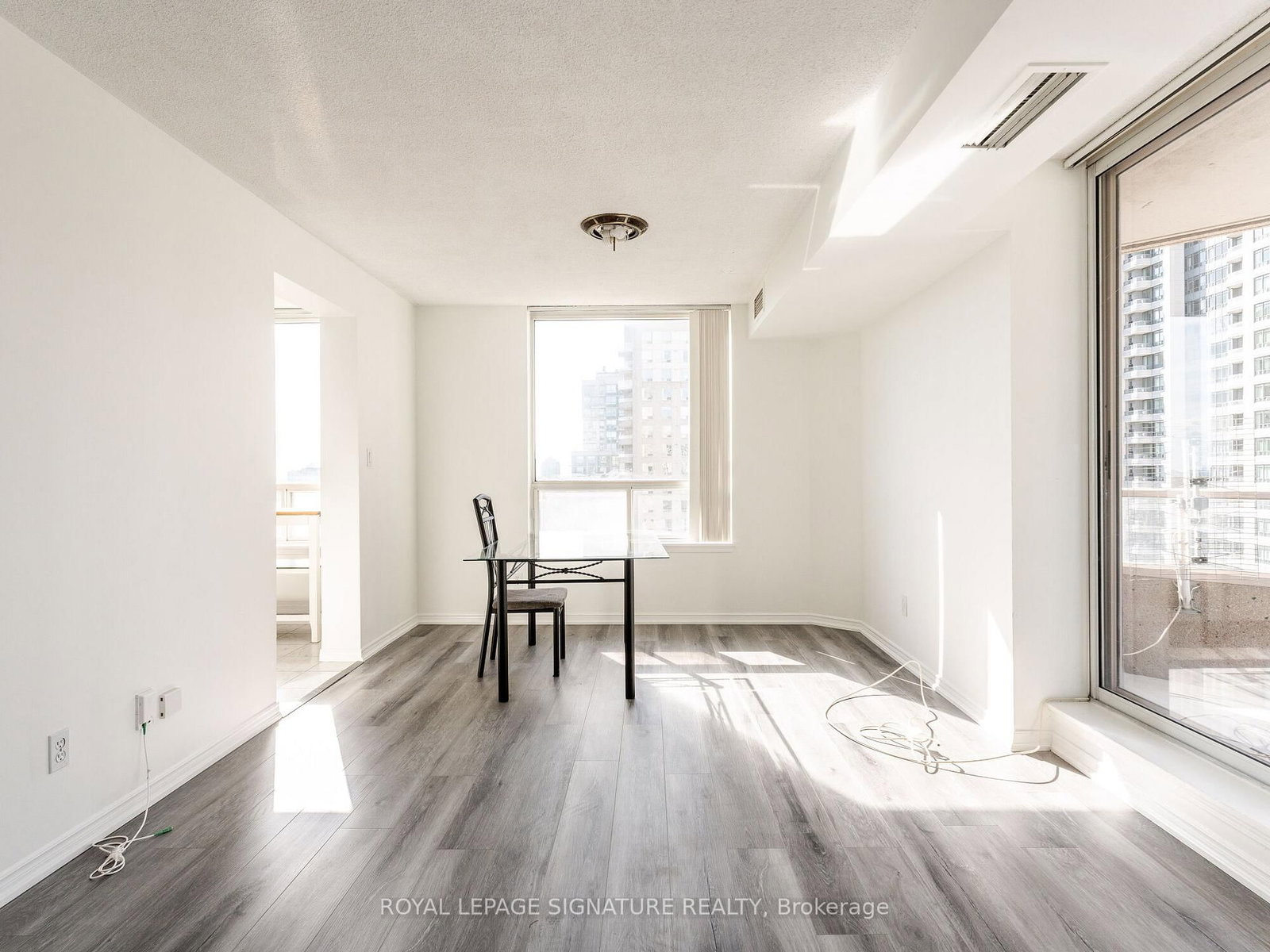 Photo 8 of Unit 1707, 35 Empress Ave, North York, Willowdale East — HOMEH