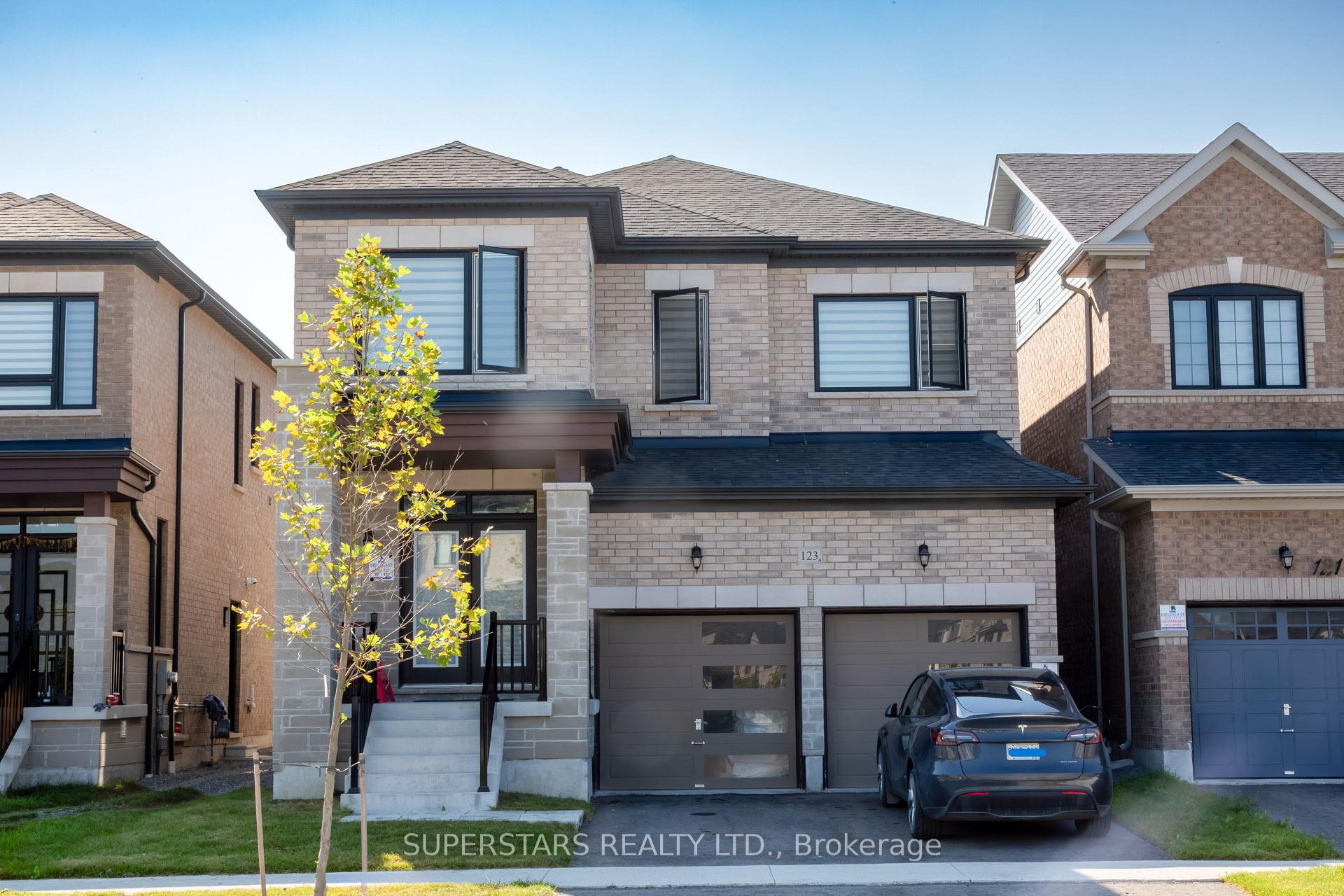Front of 123 Micklefield Avenue