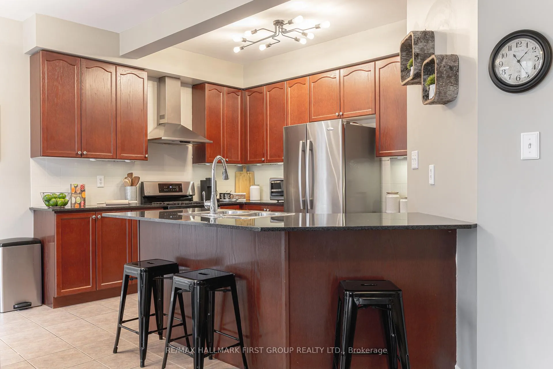 Photo 13 of 69 Abbyview Drive, Whitby, Williamsburg — HOMEH
