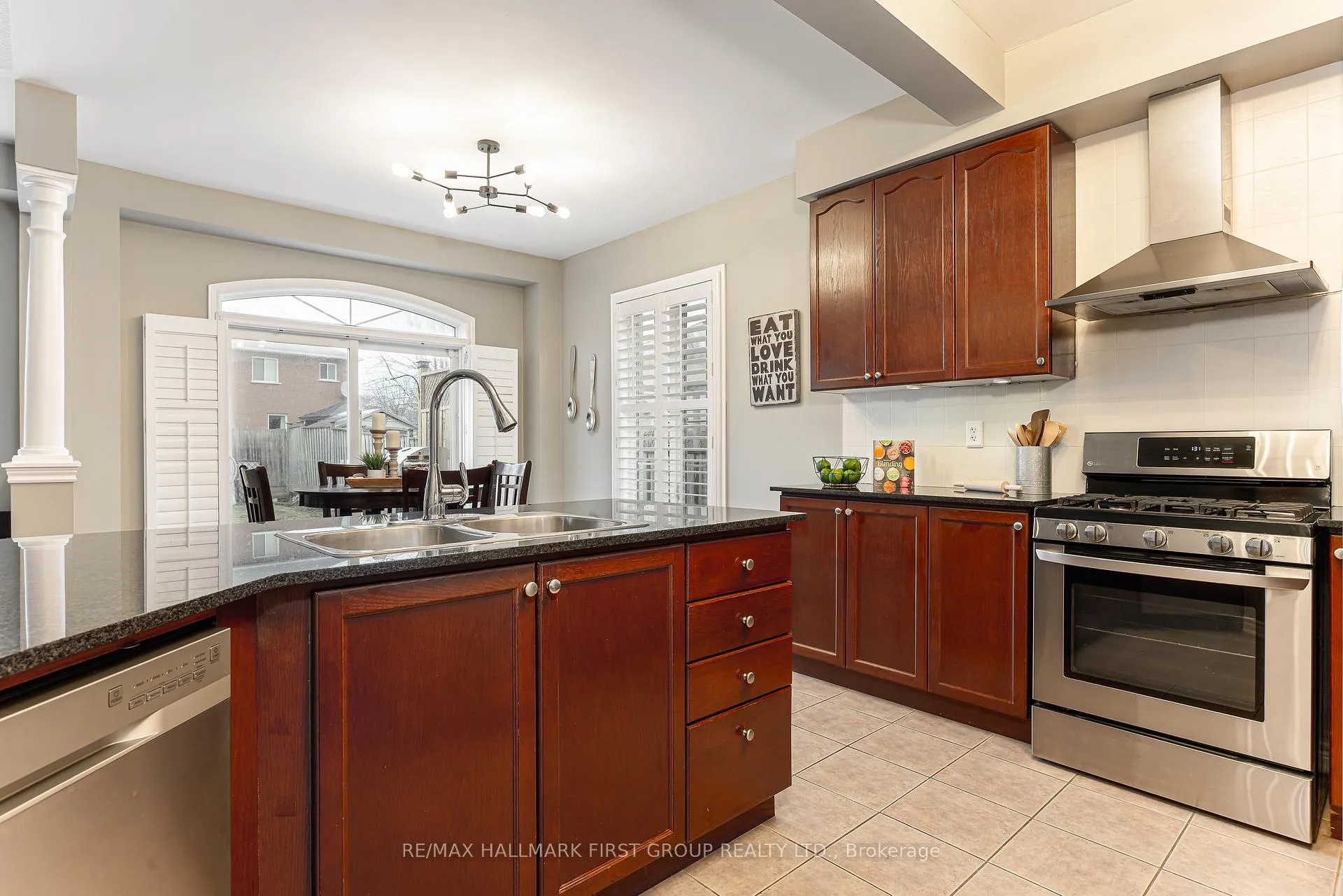 Photo 16 of 69 Abbyview Drive, Whitby, Williamsburg — HOMEH