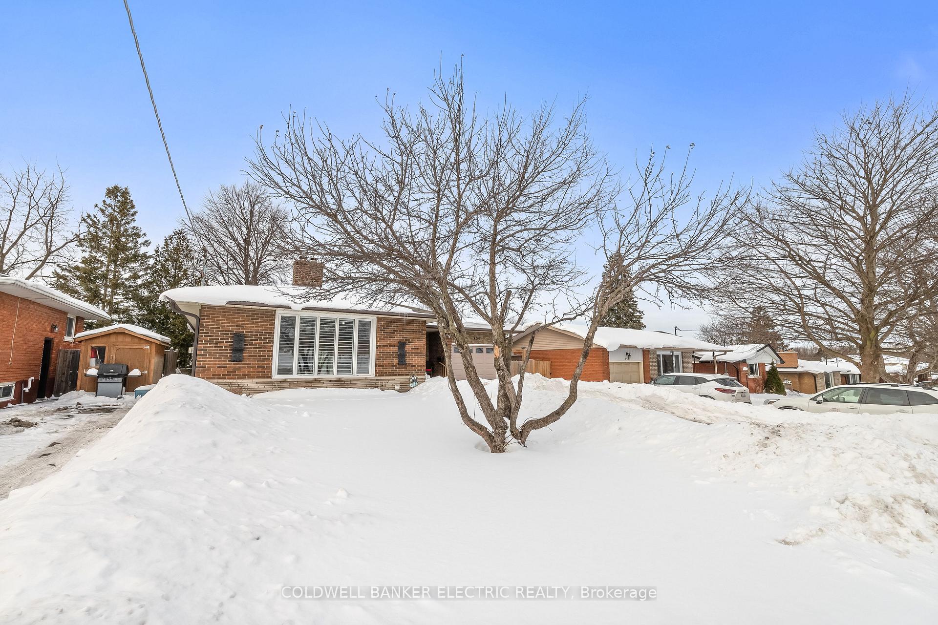 Photo 3 of 454 Adelaide Avenue E, Oshawa, O'Neill — HOMEH