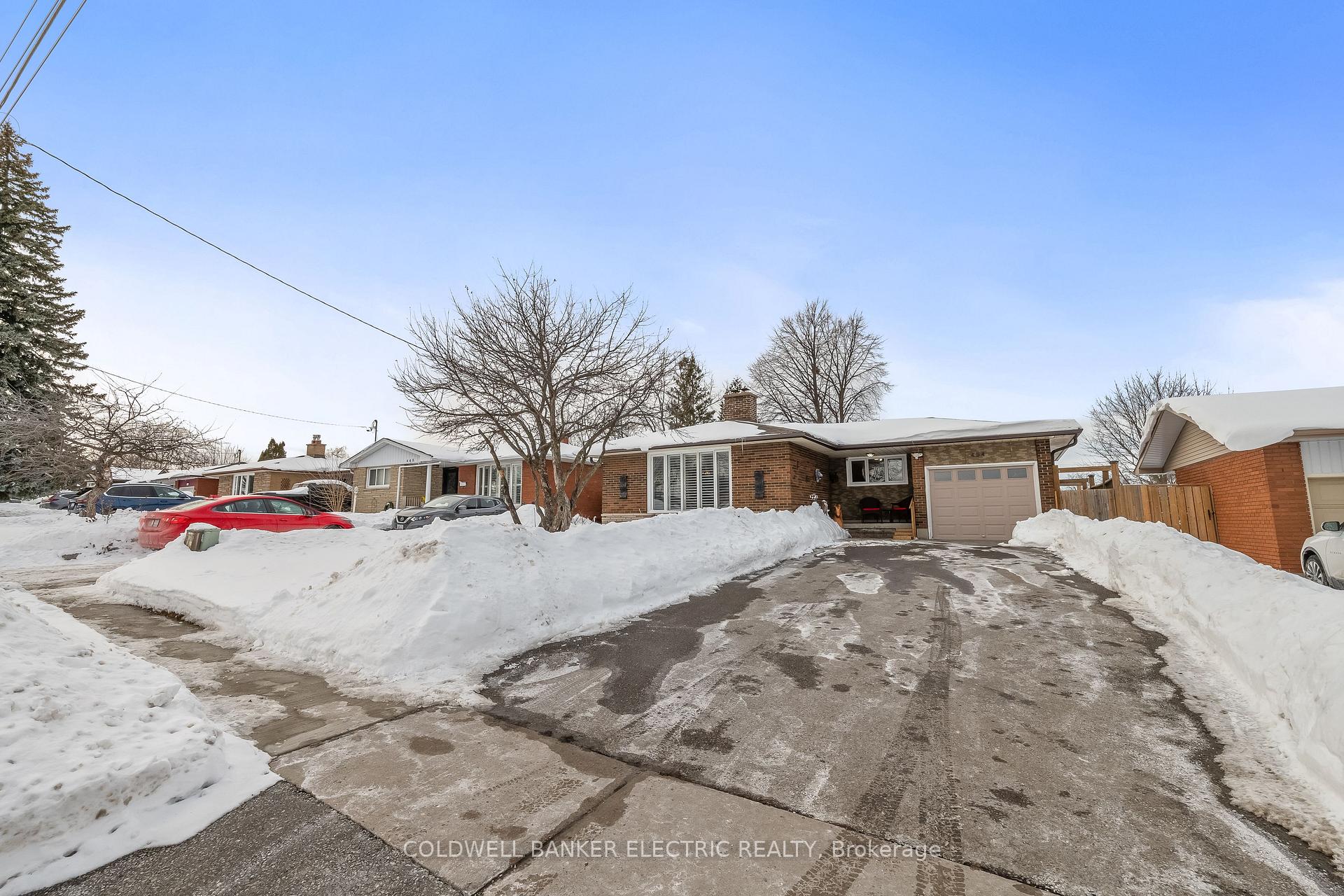 Photo 7 of 454 Adelaide Avenue E, Oshawa, O'Neill — HOMEH