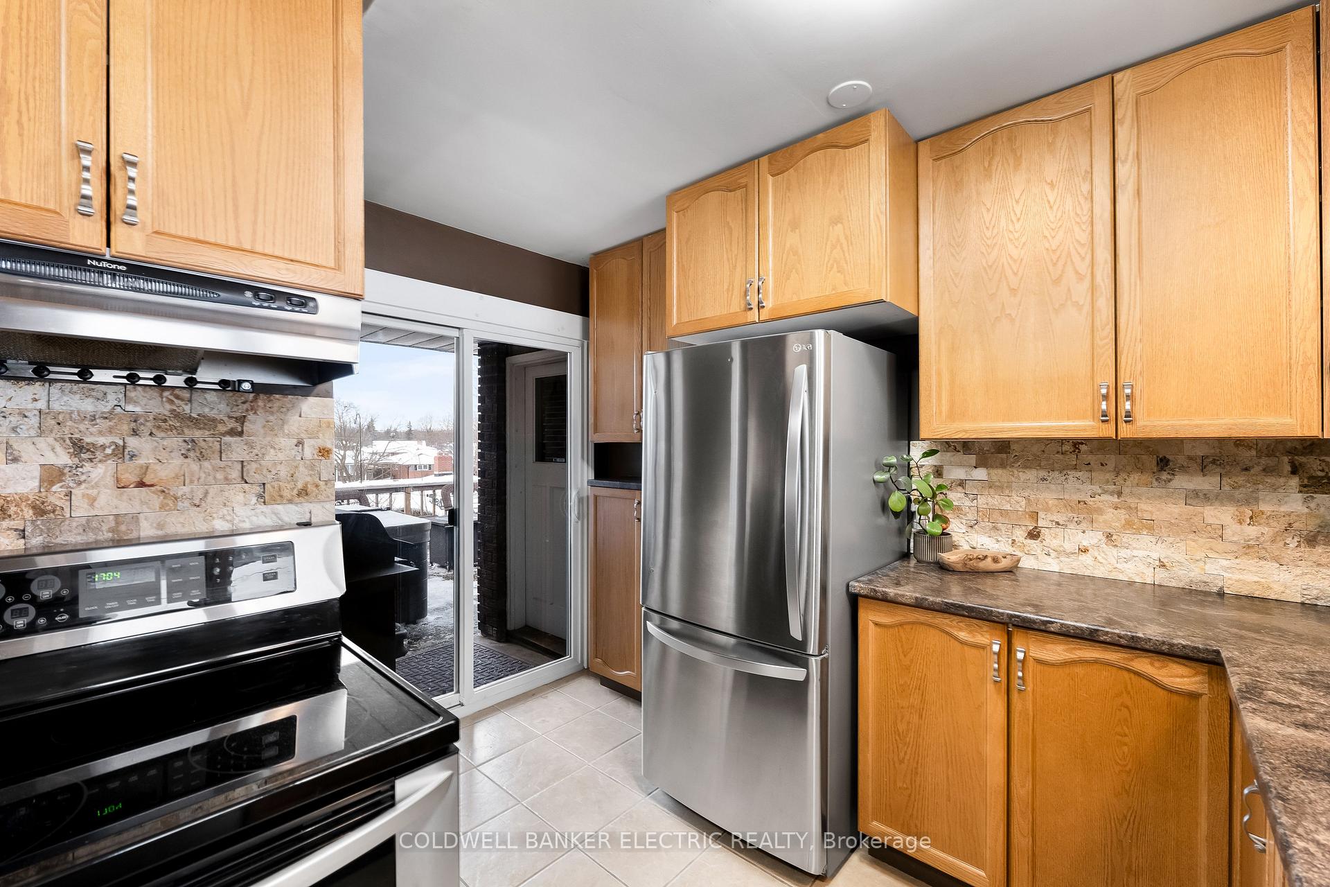 Photo 20 of 454 Adelaide Avenue E, Oshawa, O'Neill — HOMEH