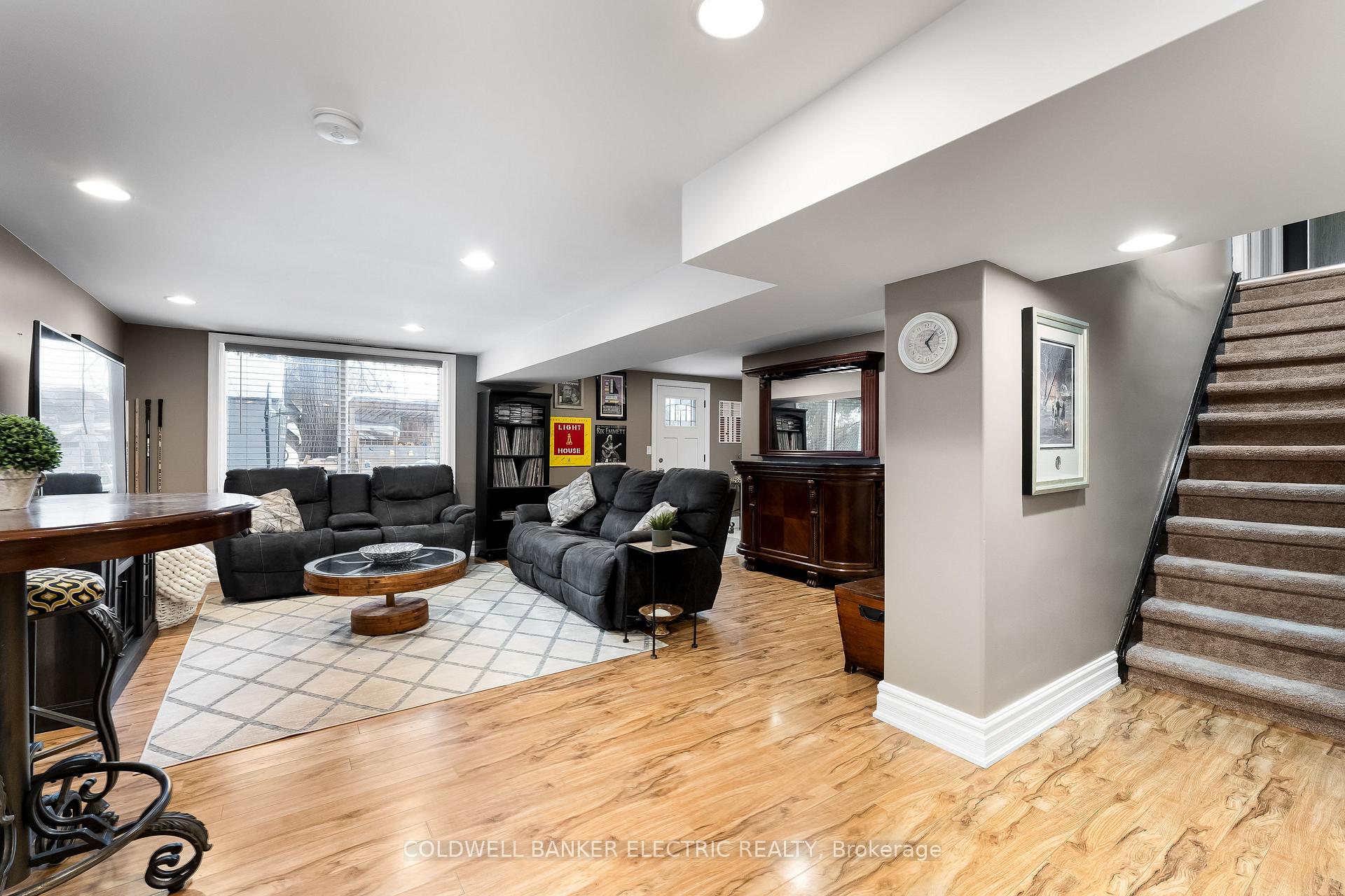 Photo 25 of 454 Adelaide Avenue E, Oshawa, O'Neill — HOMEH