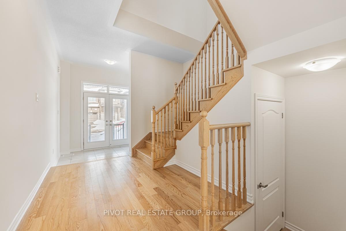 Photo 4 of 44 Waterfront Crescent, Whitby, Port Whitby — HOMEH
