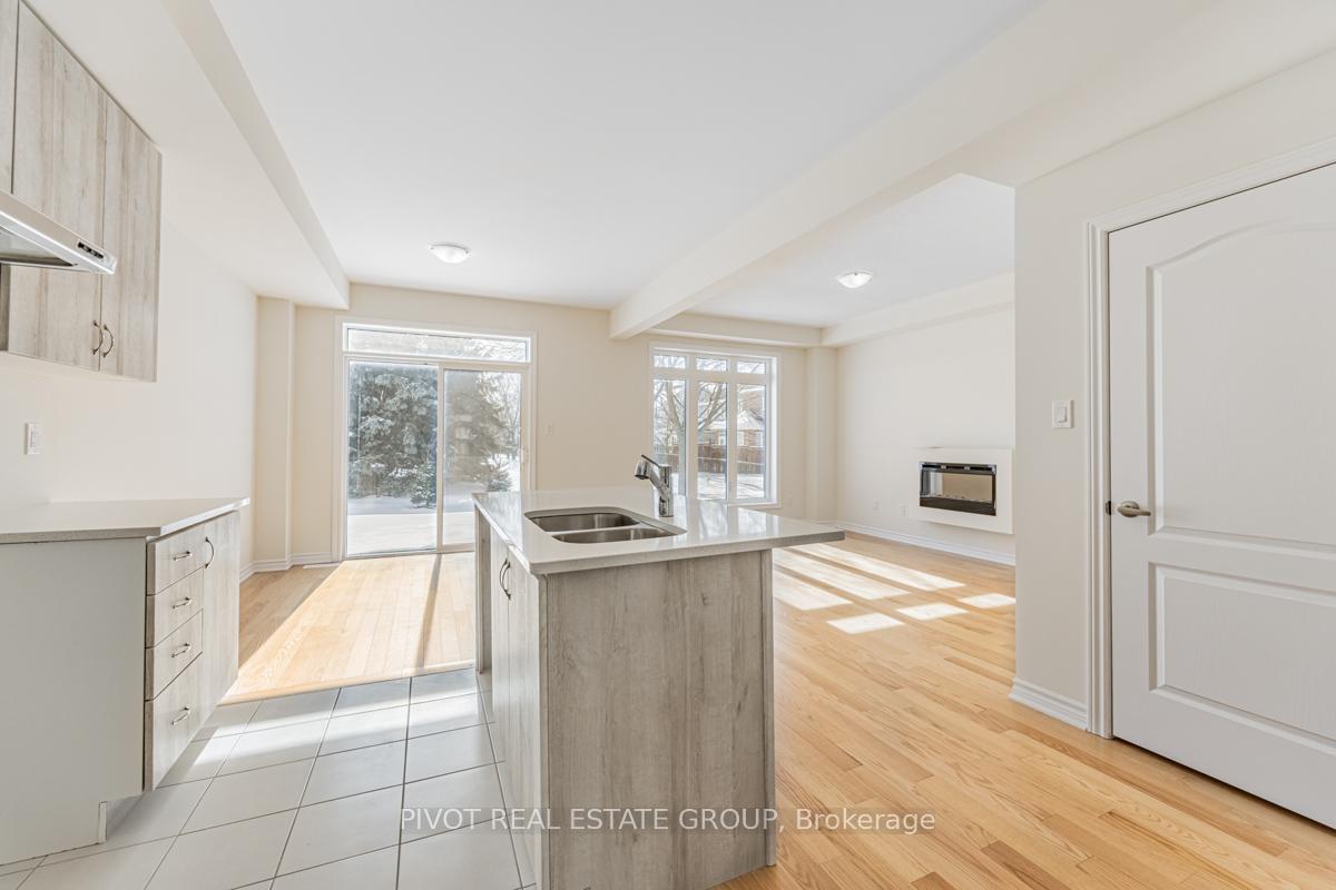 Photo 9 of 44 Waterfront Crescent, Whitby, Port Whitby — HOMEH