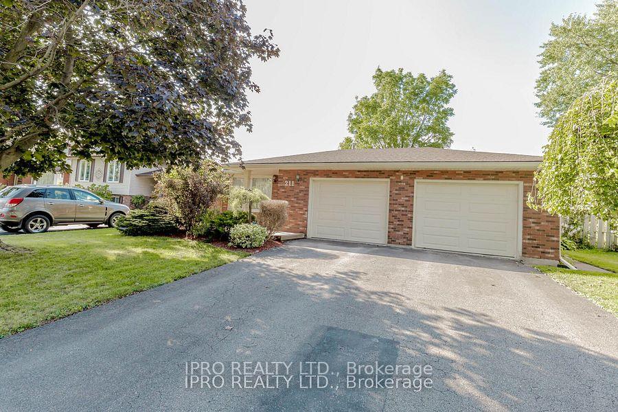 Photo 2 of 211 Leaside Drive, Welland, N. Welland — HOMEH