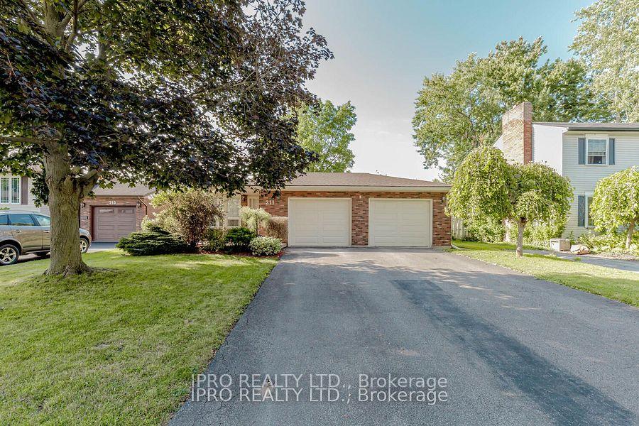 Photo 3 of 211 Leaside Drive, Welland, N. Welland — HOMEH