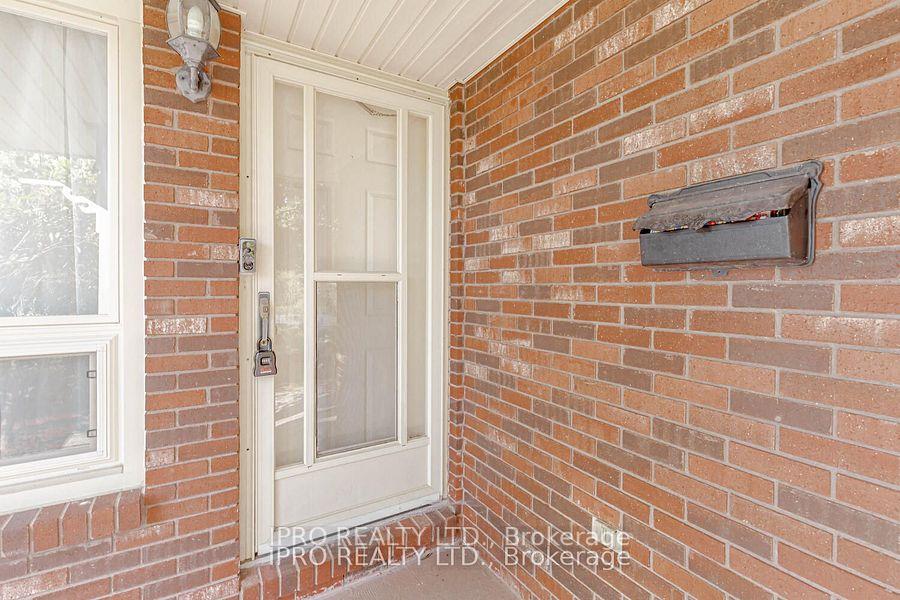 Photo 4 of 211 Leaside Drive, Welland, N. Welland — HOMEH