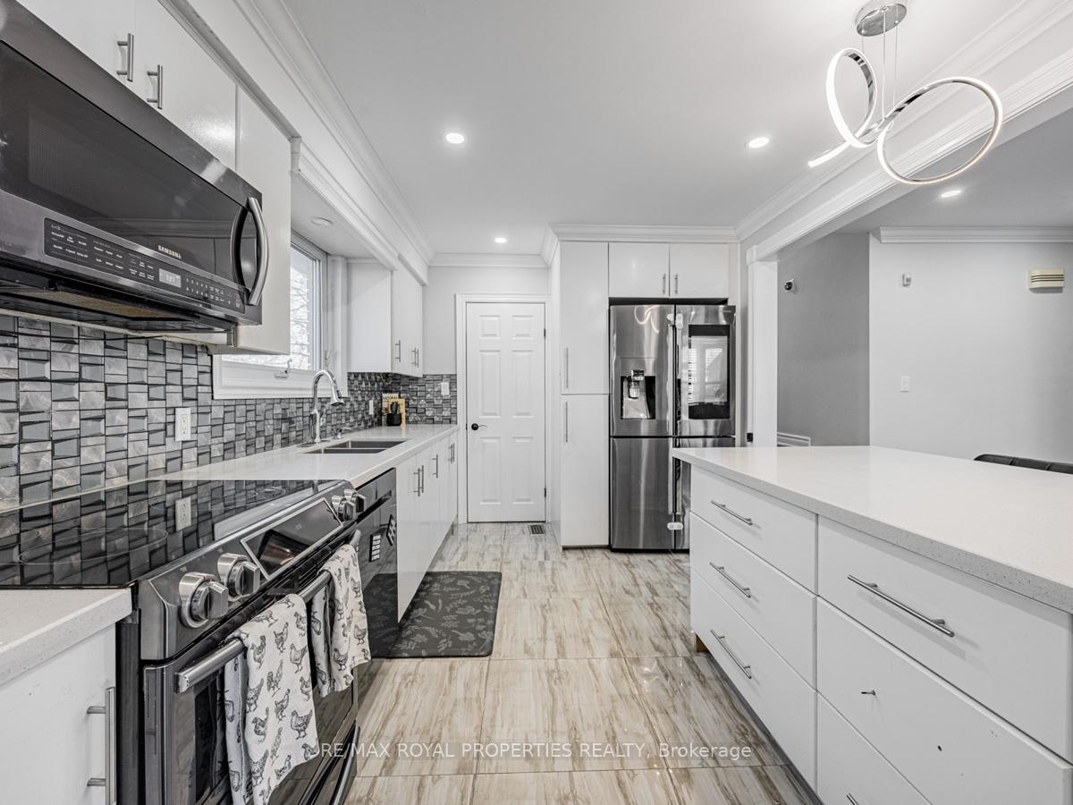 Photo 12 of 1322 Cedar Street, Oshawa, Lakeview — HOMEH