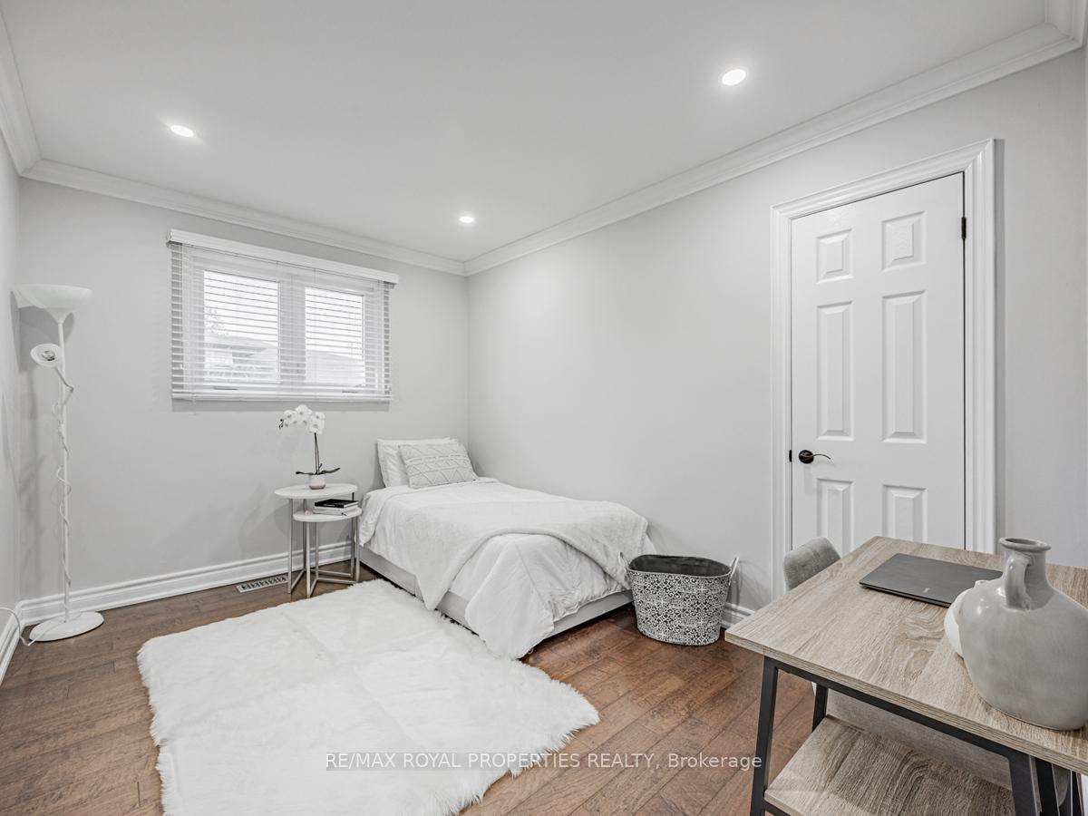 Photo 15 of 1322 Cedar Street, Oshawa, Lakeview — HOMEH