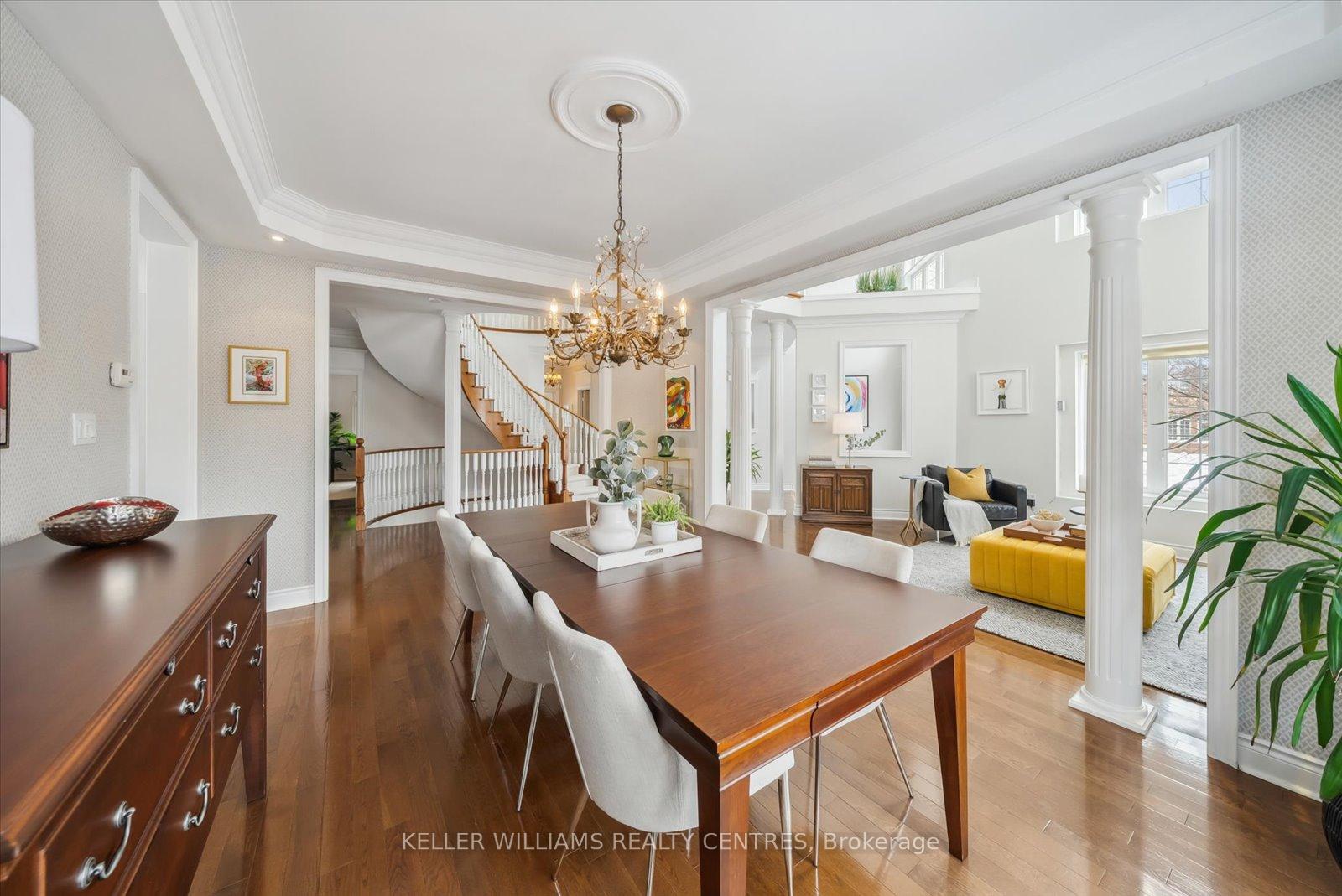 Photo 5 of 135 Sanibel Crescent, Vaughan, Uplands — HOMEH