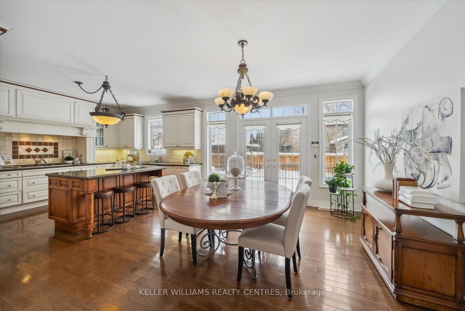 Photo 7 of 135 Sanibel Crescent, Vaughan, Uplands — HOMEH