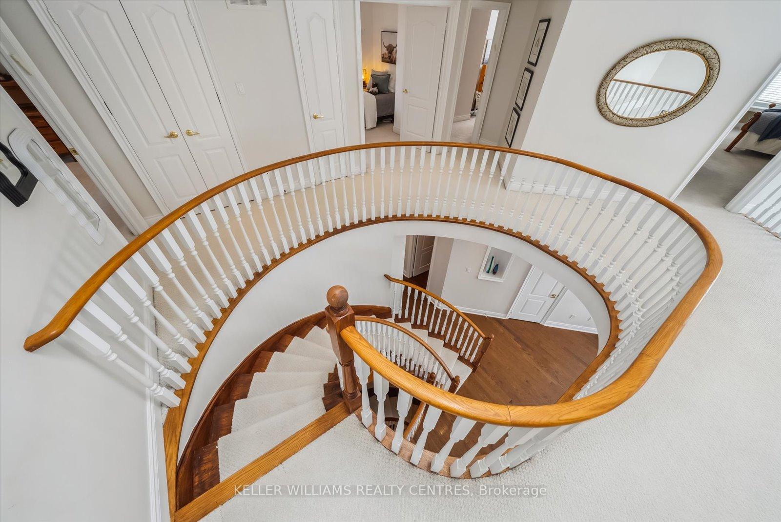 Photo 15 of 135 Sanibel Crescent, Vaughan, Uplands — HOMEH