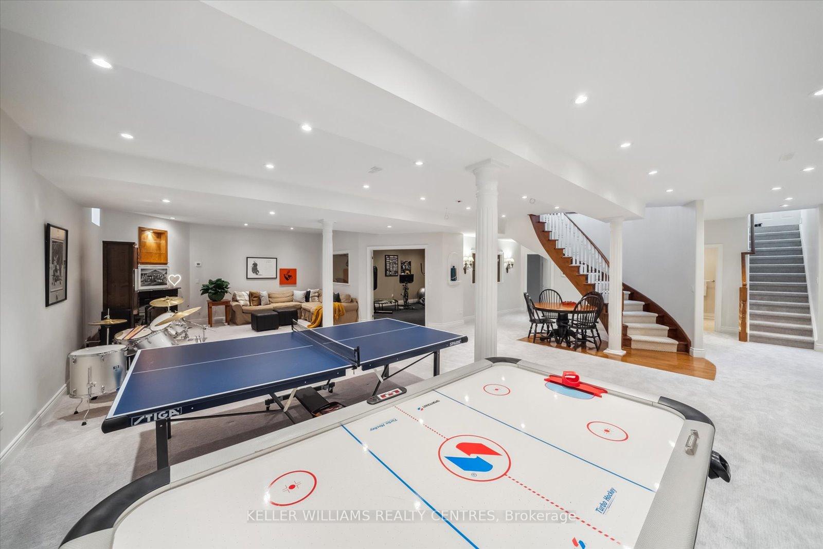 Photo 33 of 135 Sanibel Crescent, Vaughan, Uplands — HOMEH