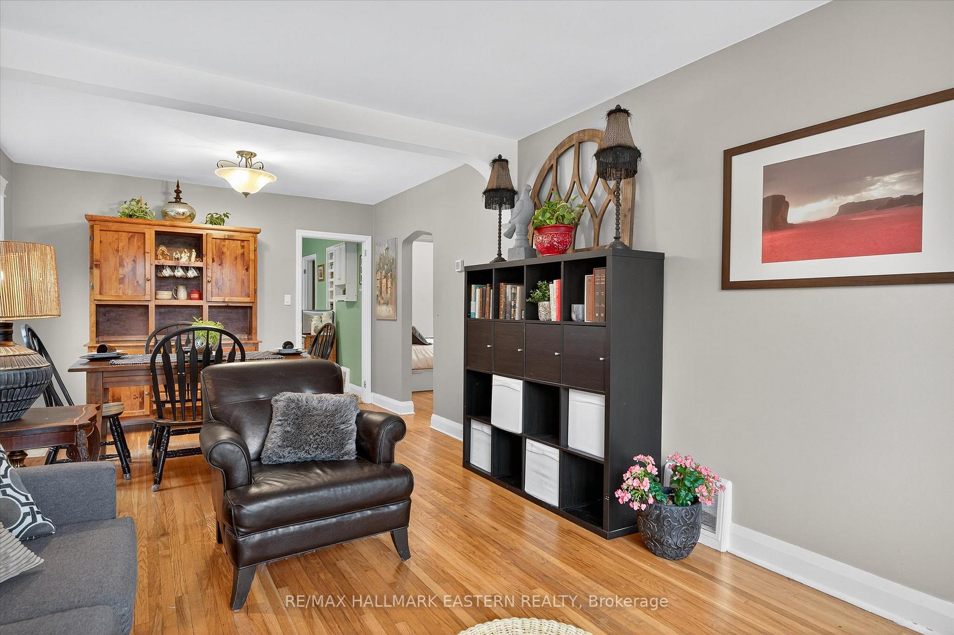 Photo 6 of 317 Wilson Street, Peterborough, Otonabee Ward 1 — HOMEH