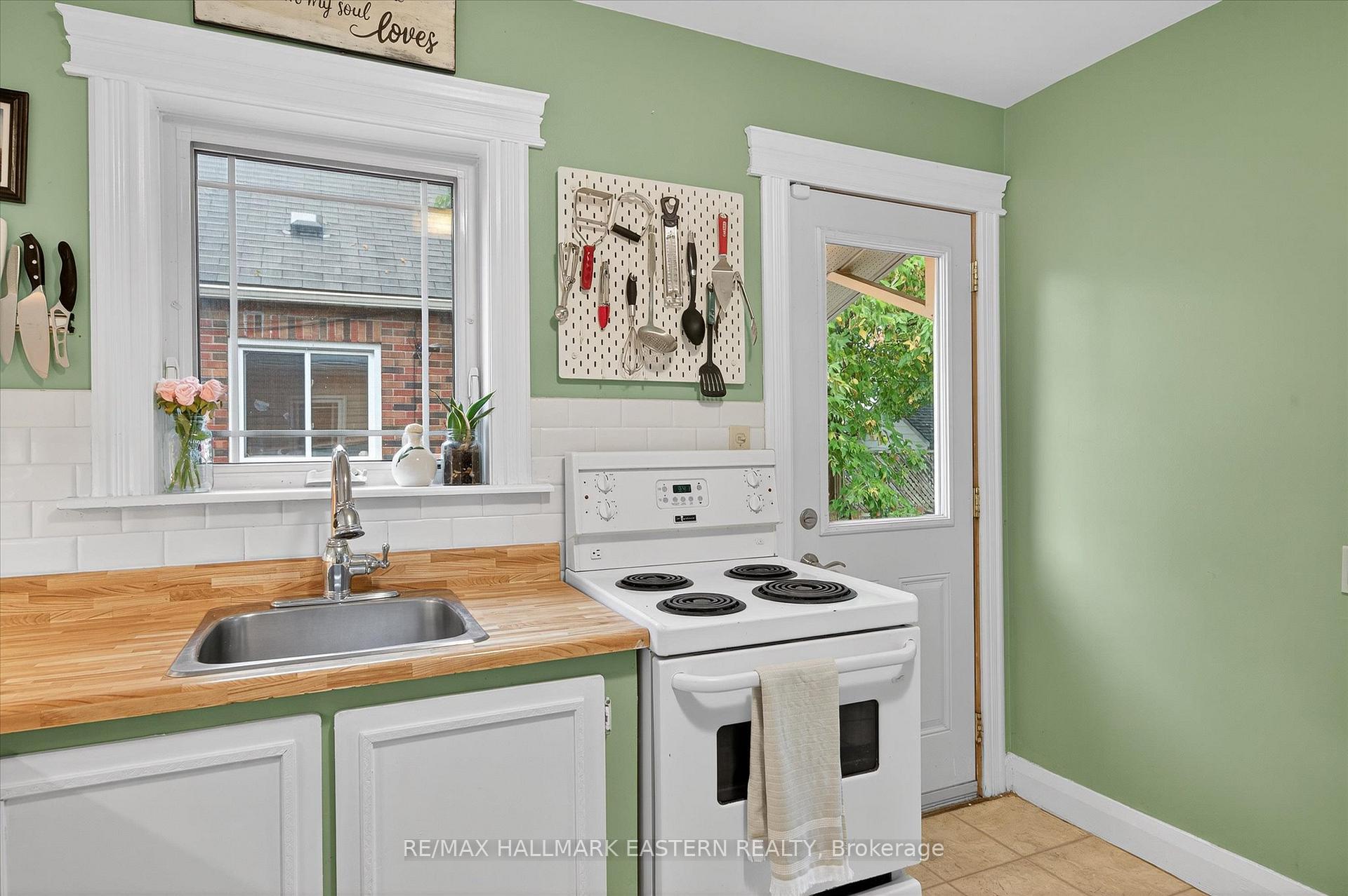Photo 14 of 317 Wilson Street, Peterborough, Otonabee Ward 1 — HOMEH