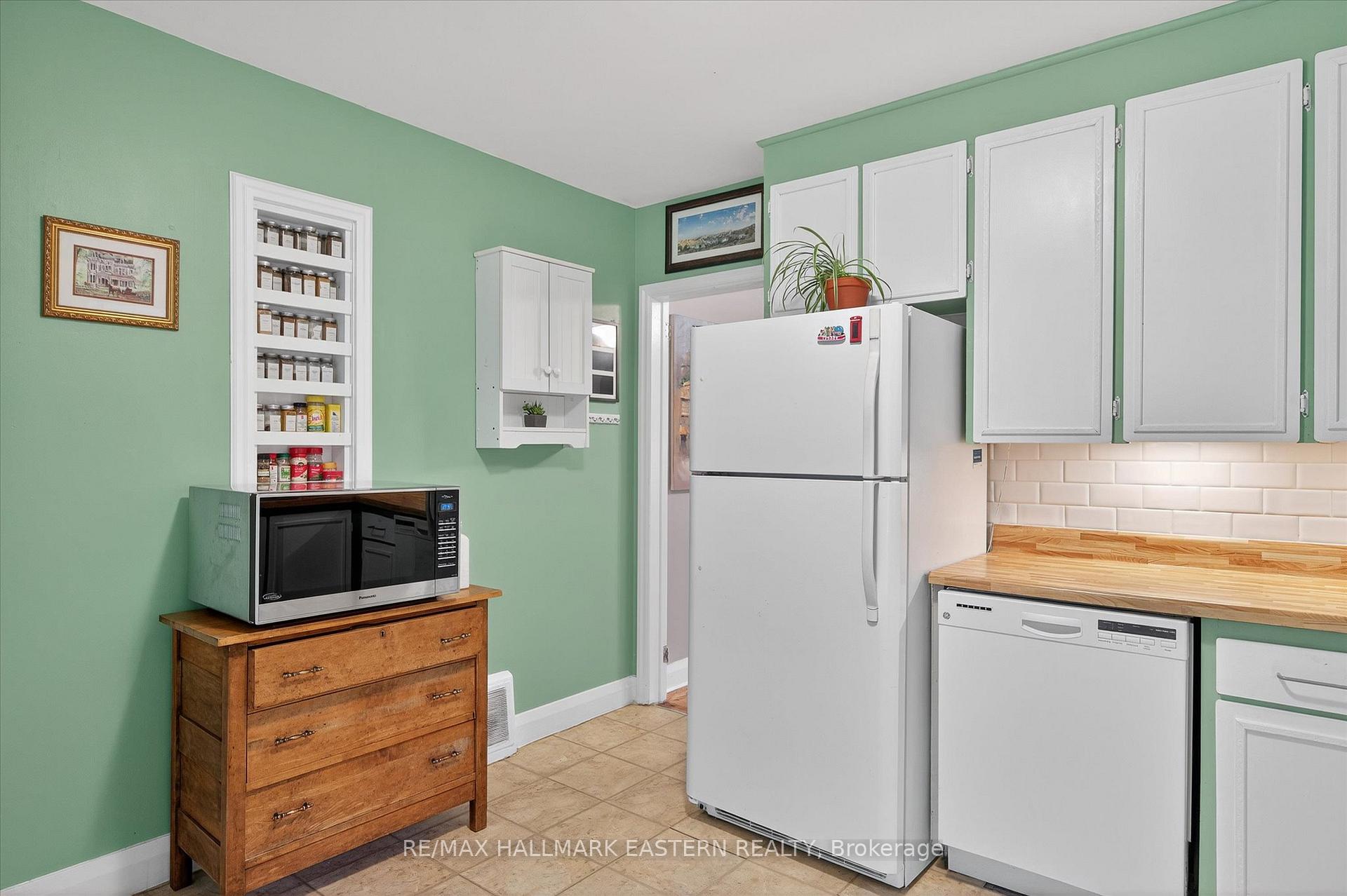 Photo 15 of 317 Wilson Street, Peterborough, Otonabee Ward 1 — HOMEH