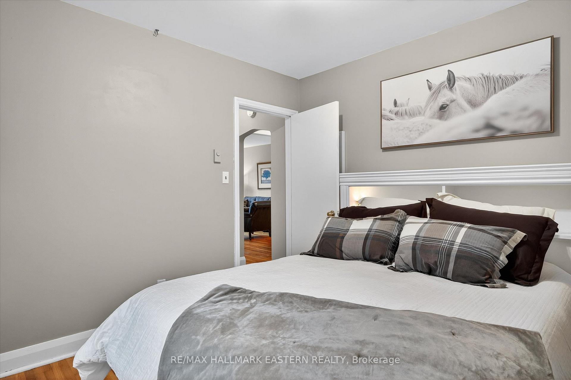 Photo 23 of 317 Wilson Street, Peterborough, Otonabee Ward 1 — HOMEH