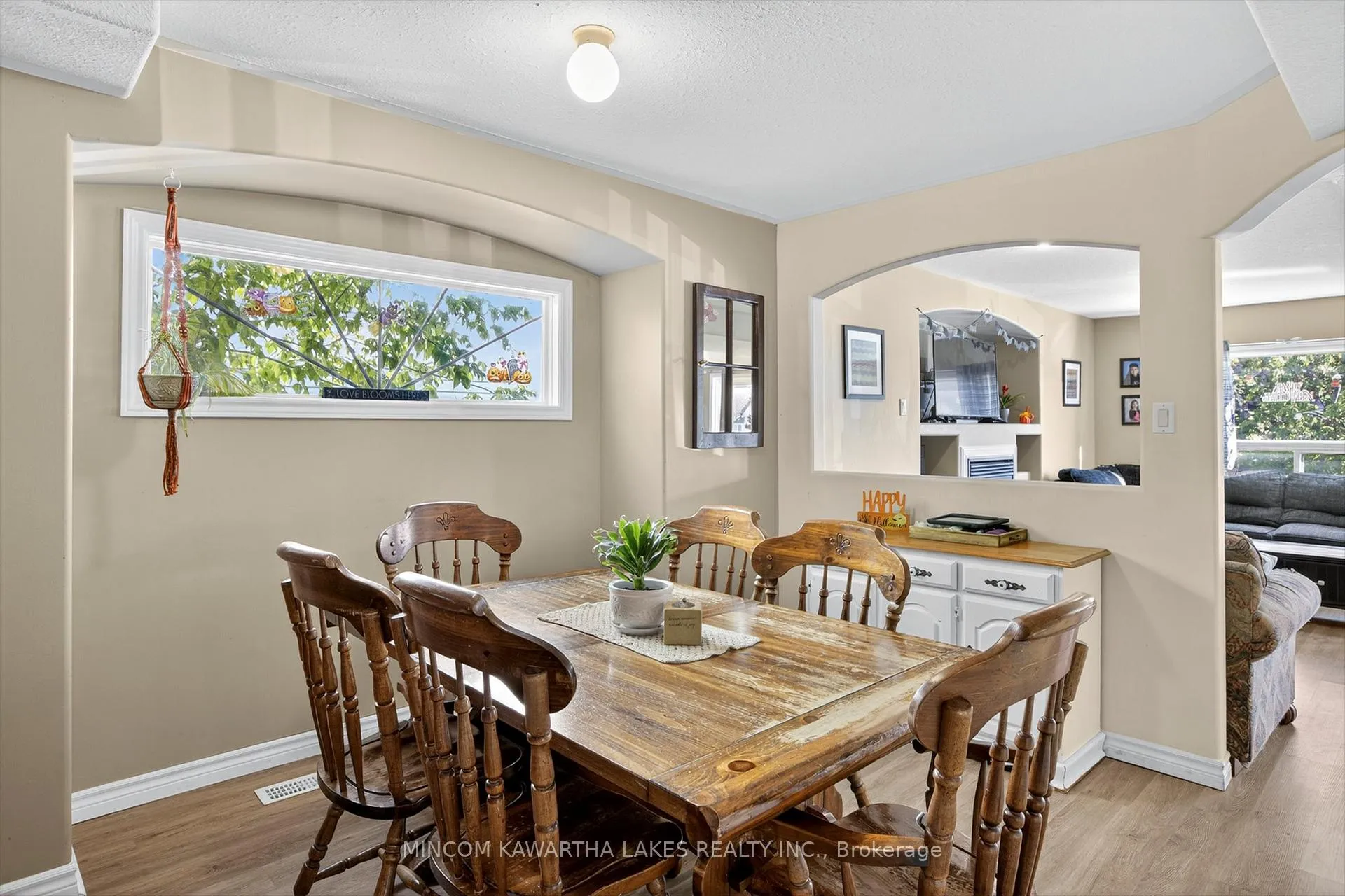 Photo 6 of 724 Trailview Drive, Peterborough, Ashburnham Ward 4 — HOMEH