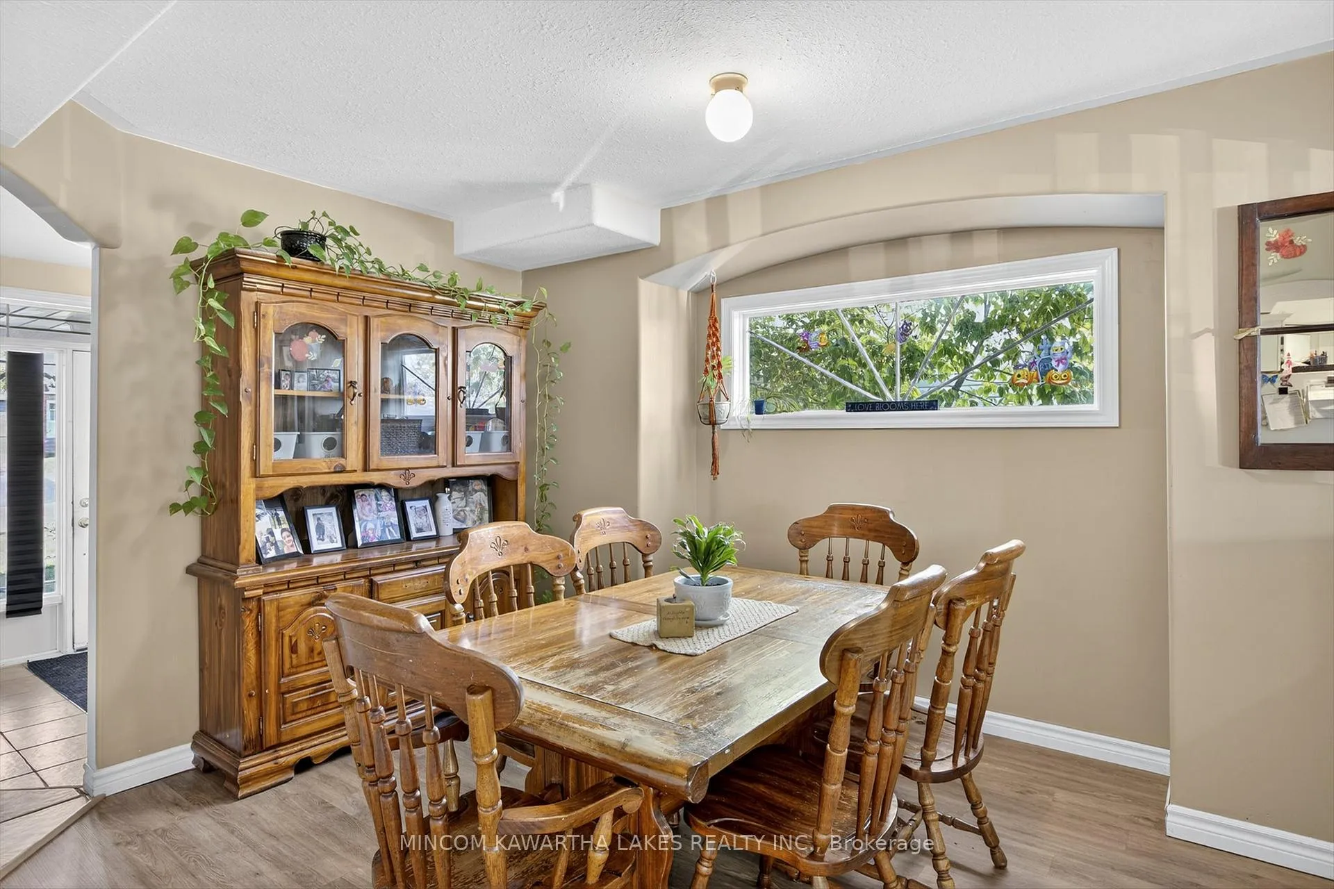 Photo 7 of 724 Trailview Drive, Peterborough, Ashburnham Ward 4 — HOMEH