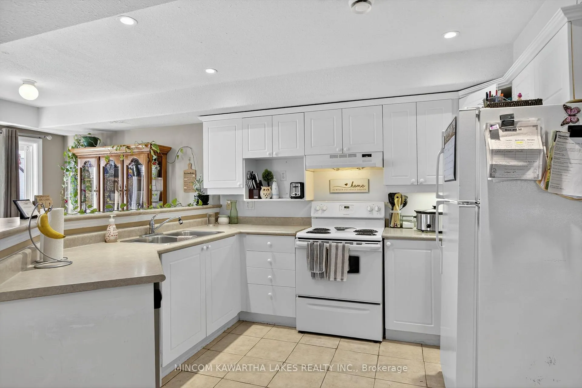Photo 8 of 724 Trailview Drive, Peterborough, Ashburnham Ward 4 — HOMEH