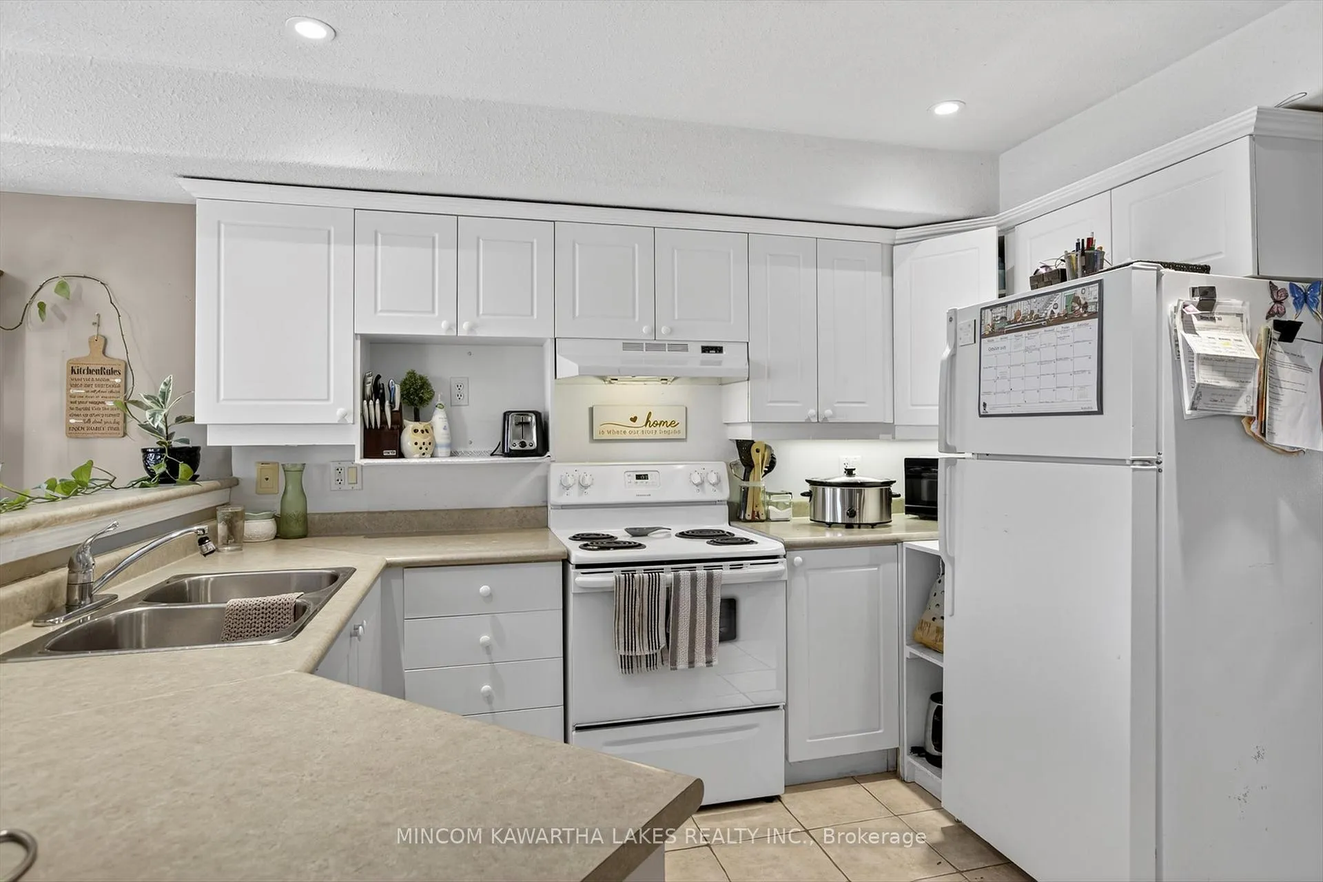 Photo 9 of 724 Trailview Drive, Peterborough, Ashburnham Ward 4 — HOMEH