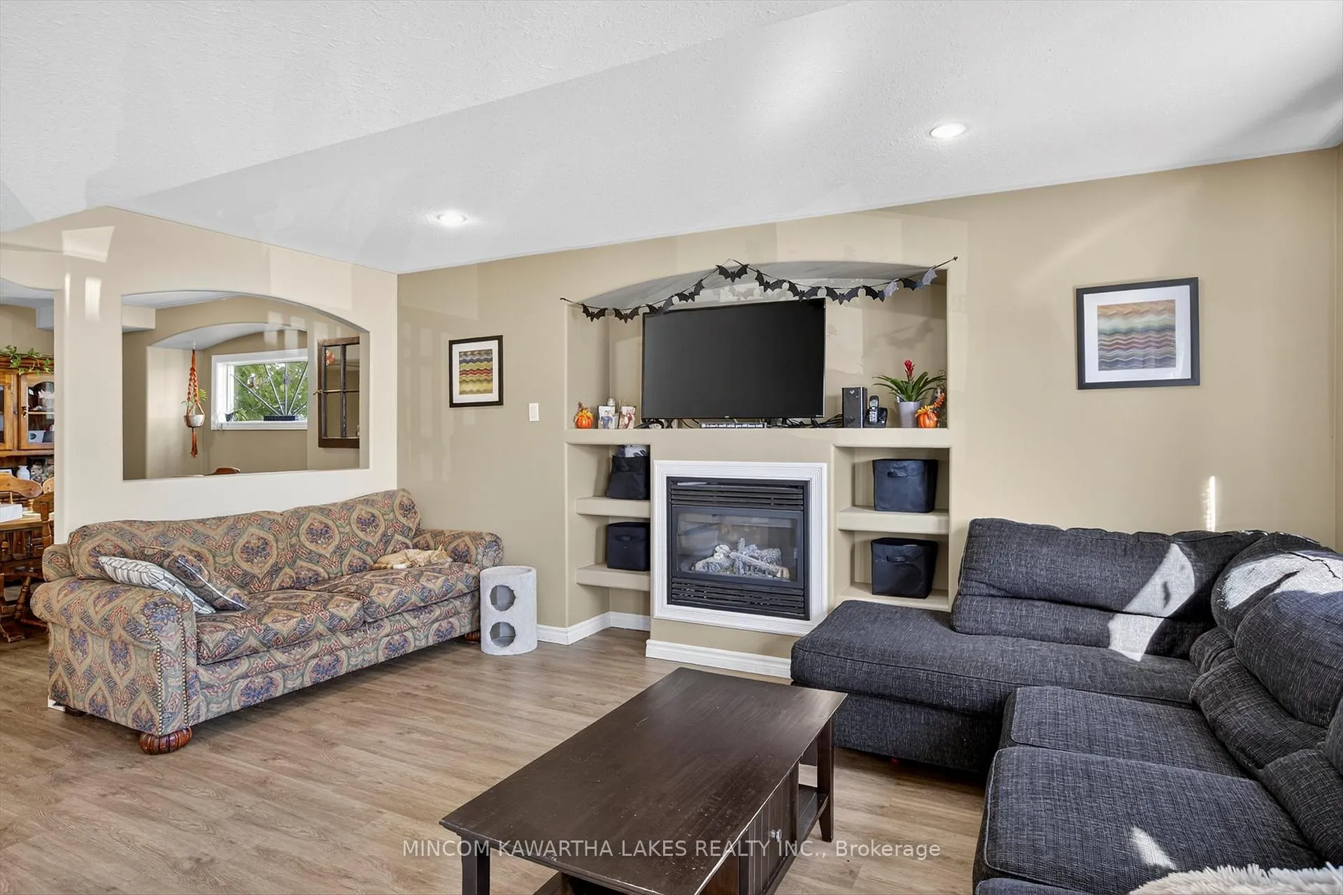 Photo 15 of 724 Trailview Drive, Peterborough, Ashburnham Ward 4 — HOMEH
